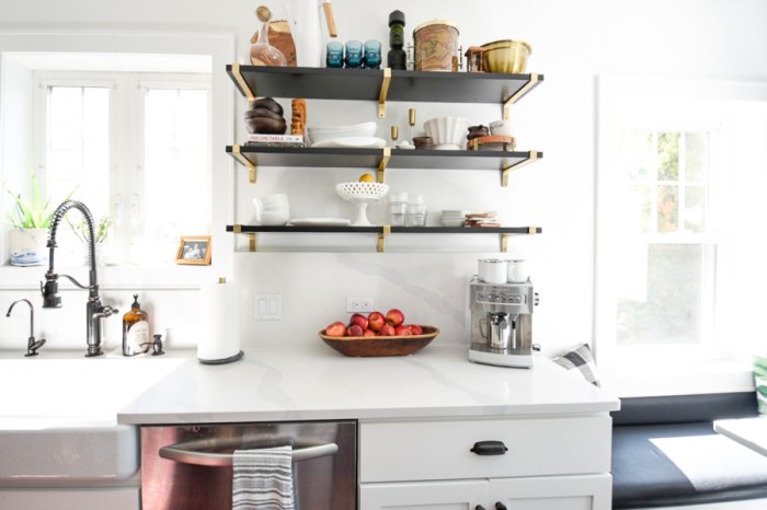 Modern kitchen shelf decor