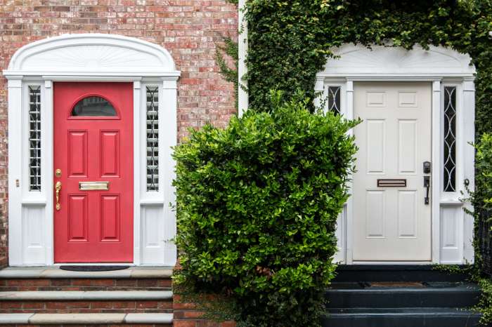 Contemporary house design red front door